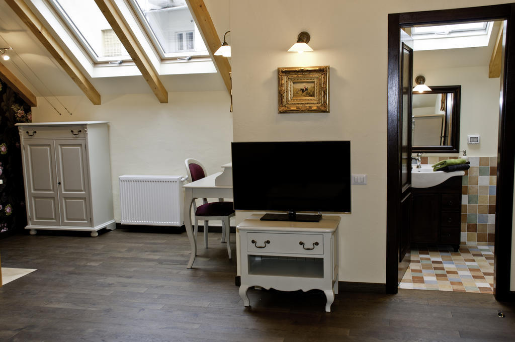 Arina Apartments Braşov Quarto foto